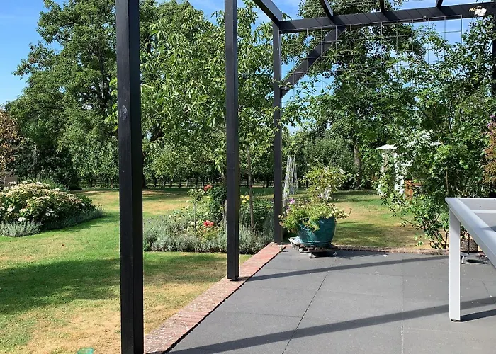 't Pakhuis Bed and Breakfast